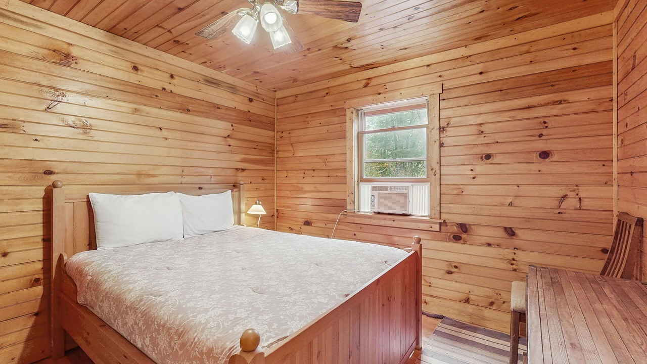 Photo of Bedroom in Elk Park