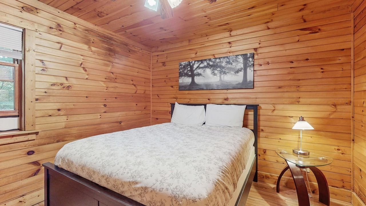 Photo of Bedroom in Elk Park