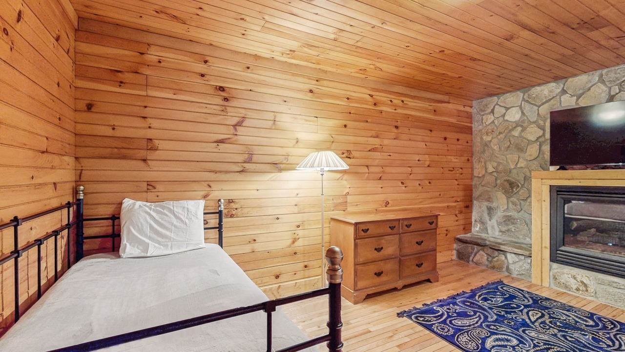 Photo of Bedroom in Elk Park