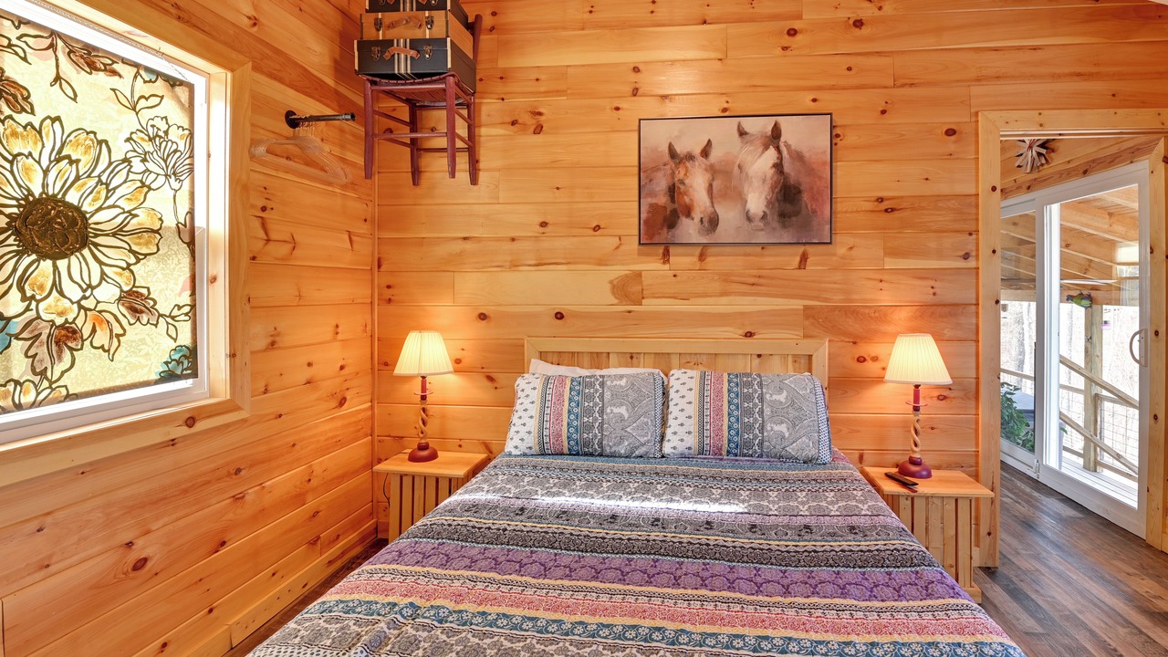 Photo of Bedroom in Frenchburg