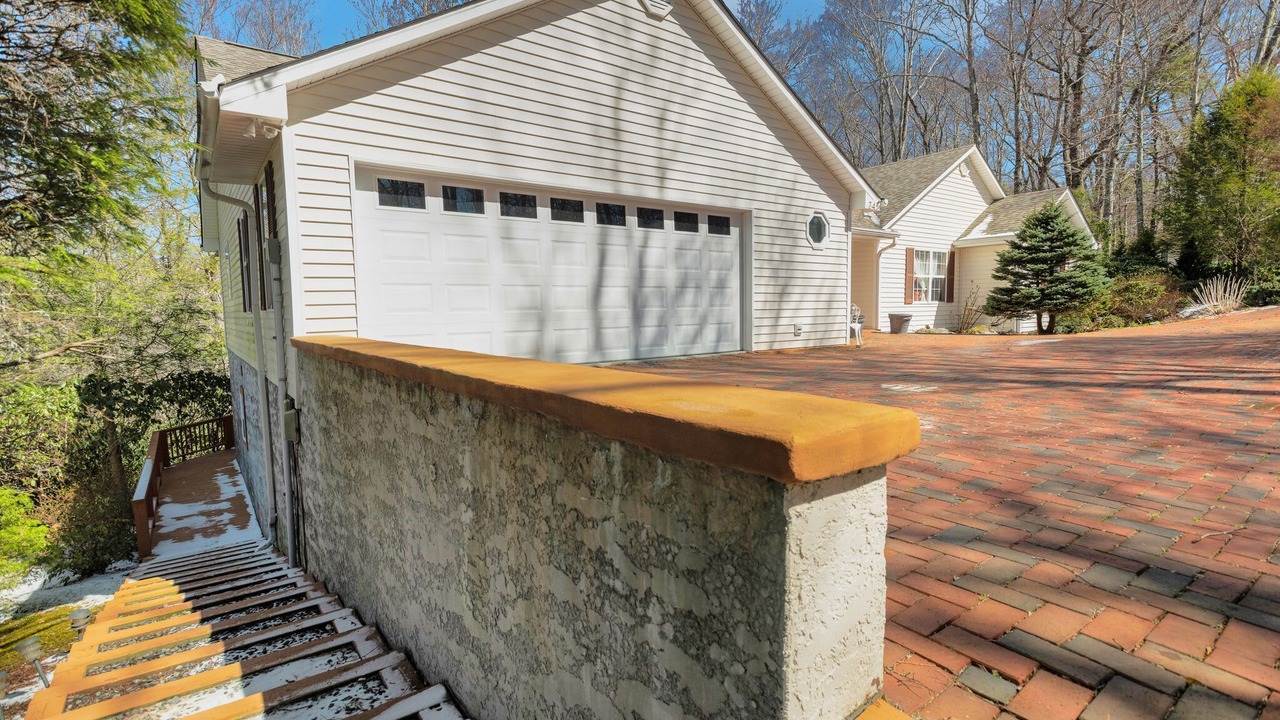 Photo of Outdoor in Newland