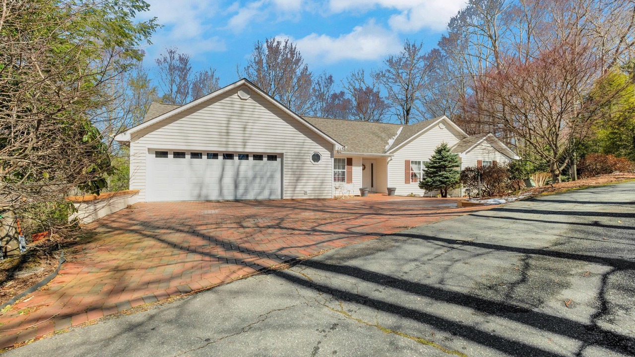 Photo of Outdoor in Newland
