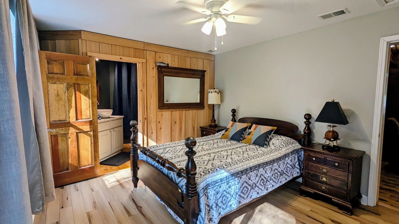 Photo of Bedroom in Transylvania County