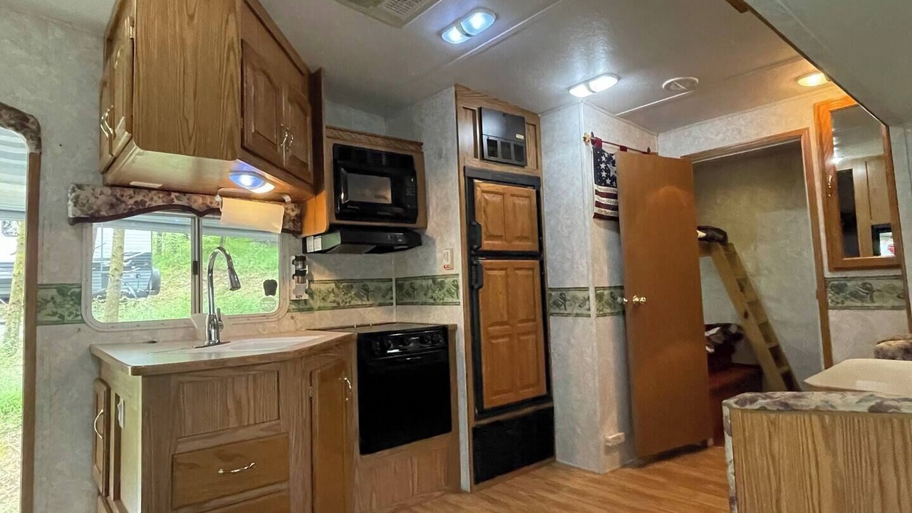Photo of Kitchen in Roan Mountain