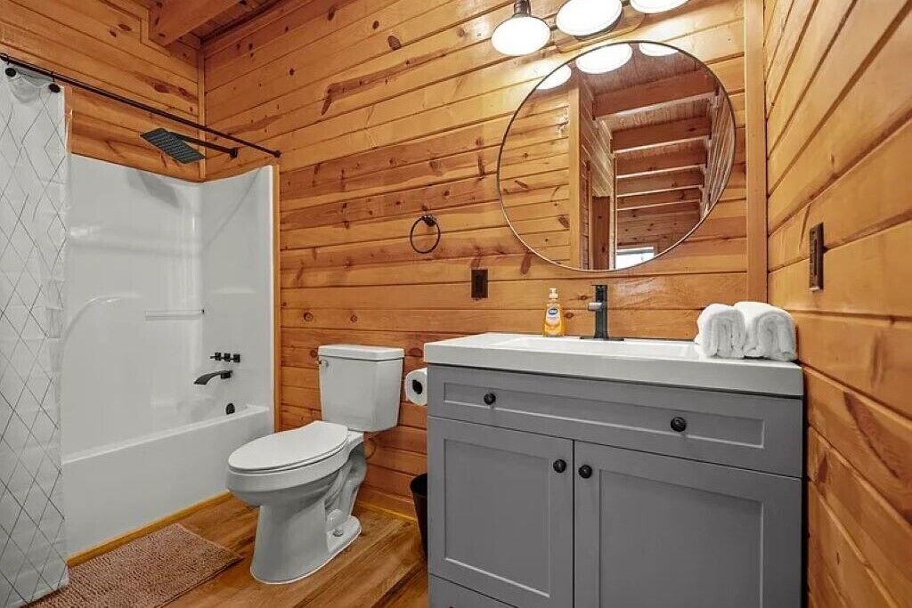 Photo of Bathroom in Campton