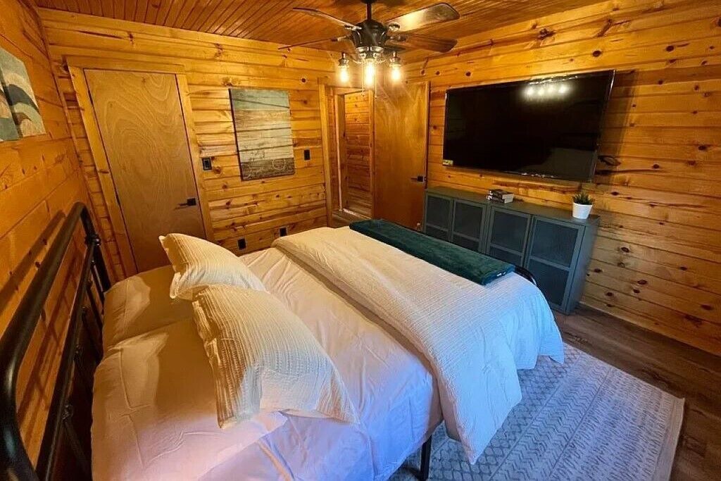 Photo of Bedroom in Campton