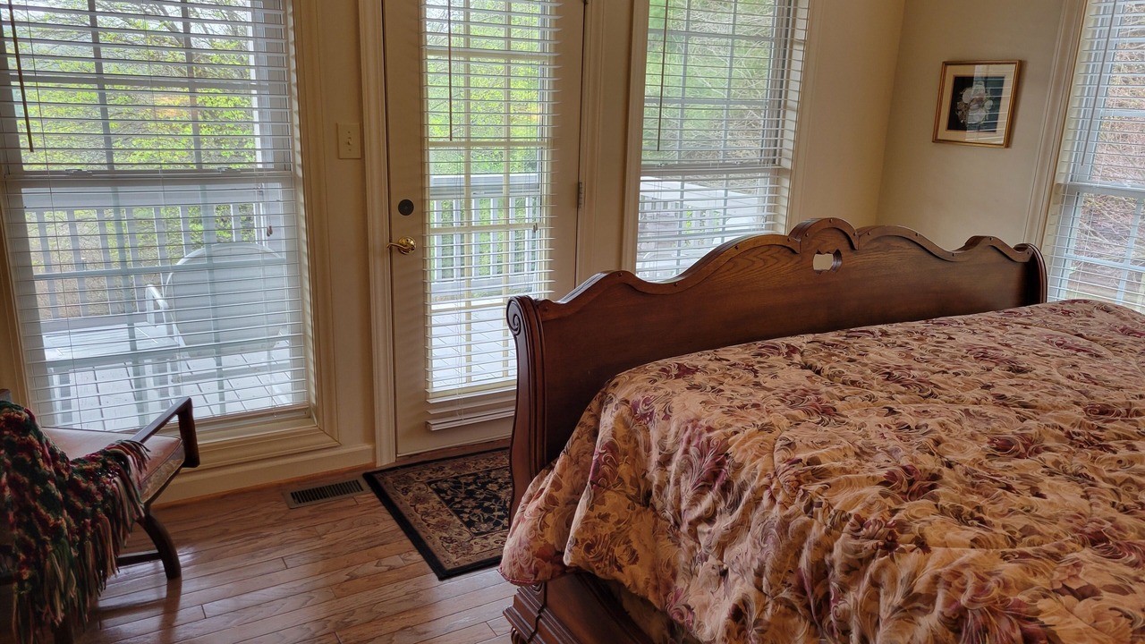Photo of Bedroom in Laurel Springs