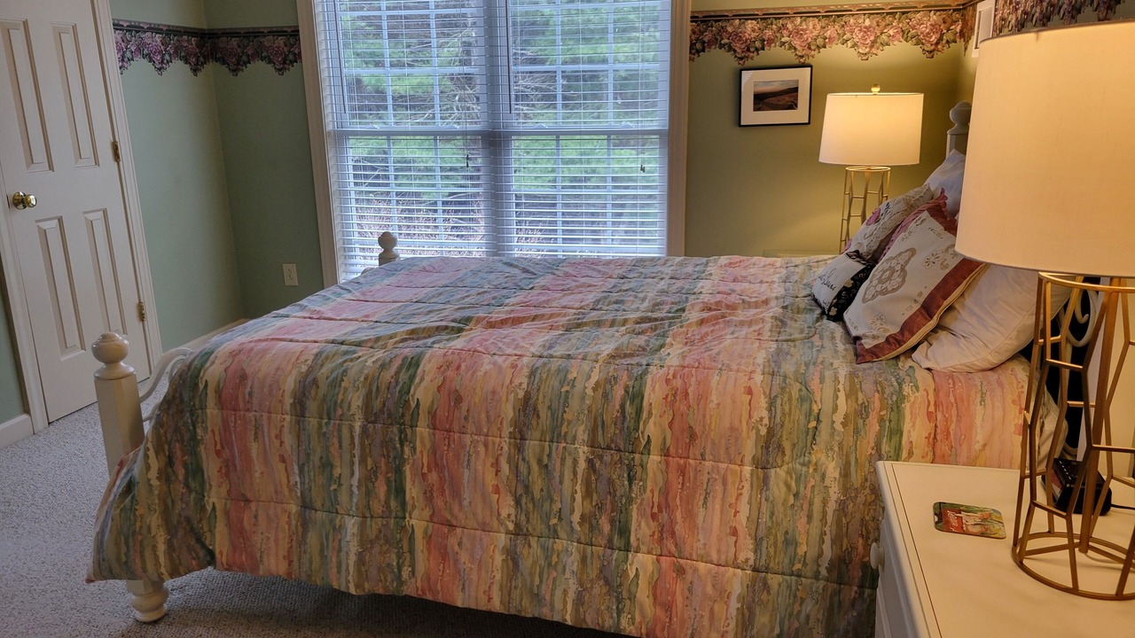 Photo of Bedroom in Laurel Springs