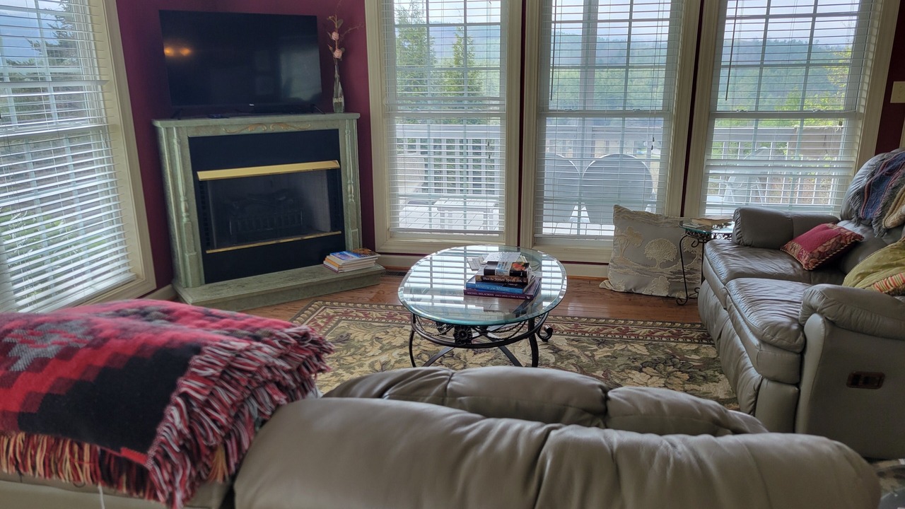 Photo of Livingroom in Laurel Springs