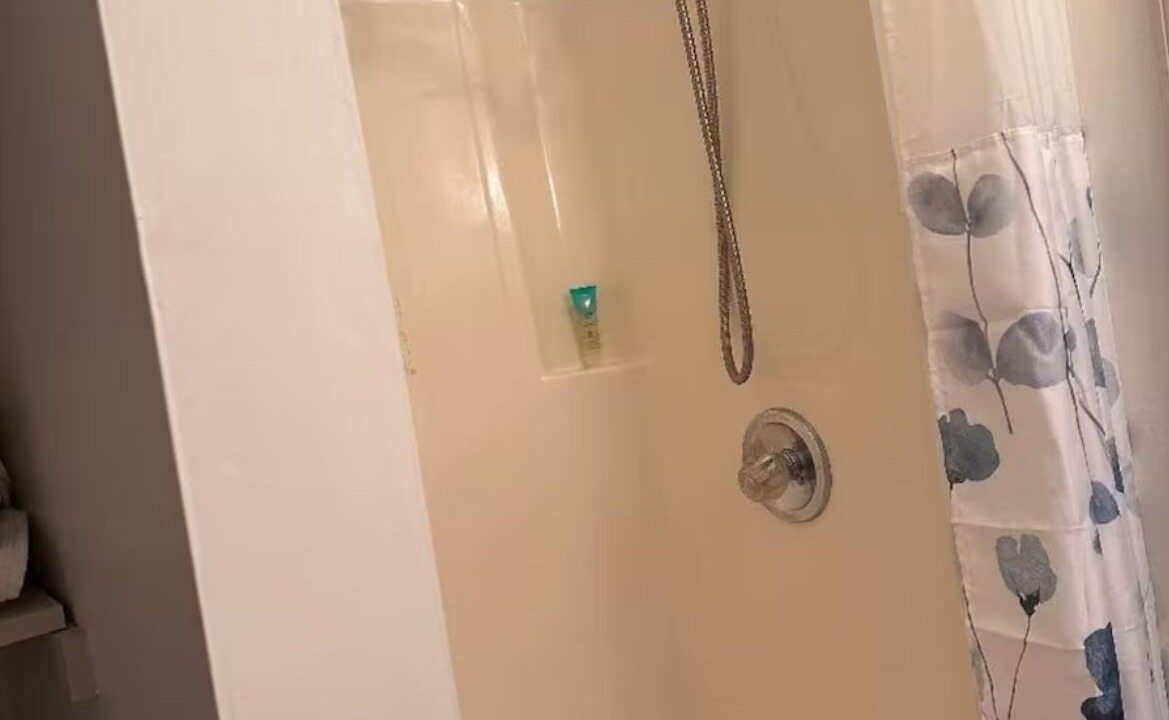 Photo of Bathroom in Mountain City