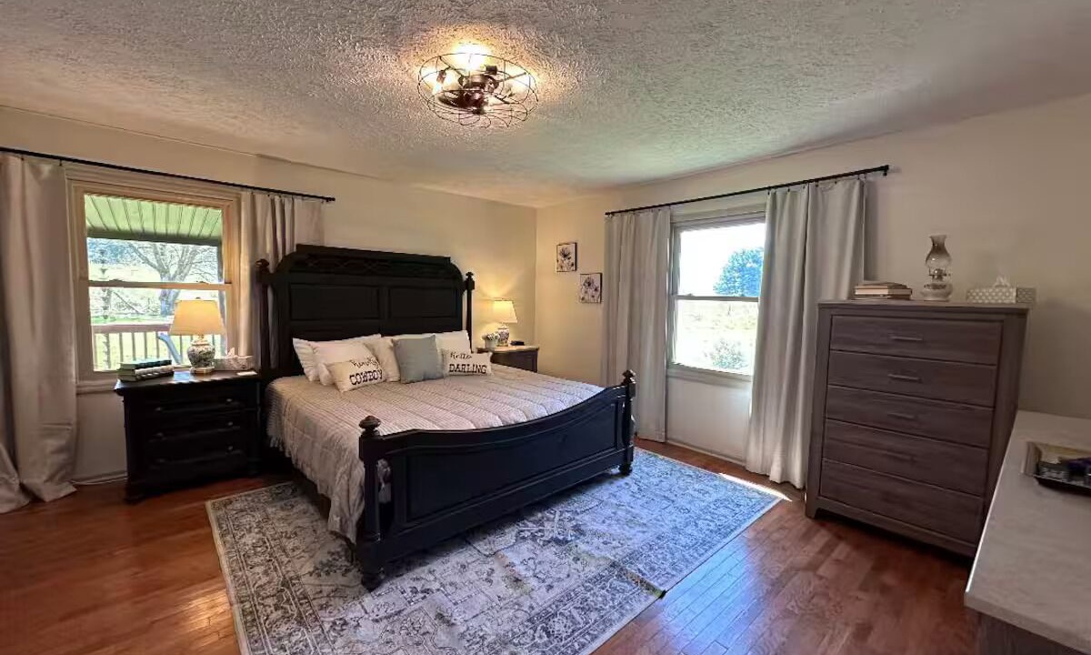 Photo of Bedroom in Mountain City