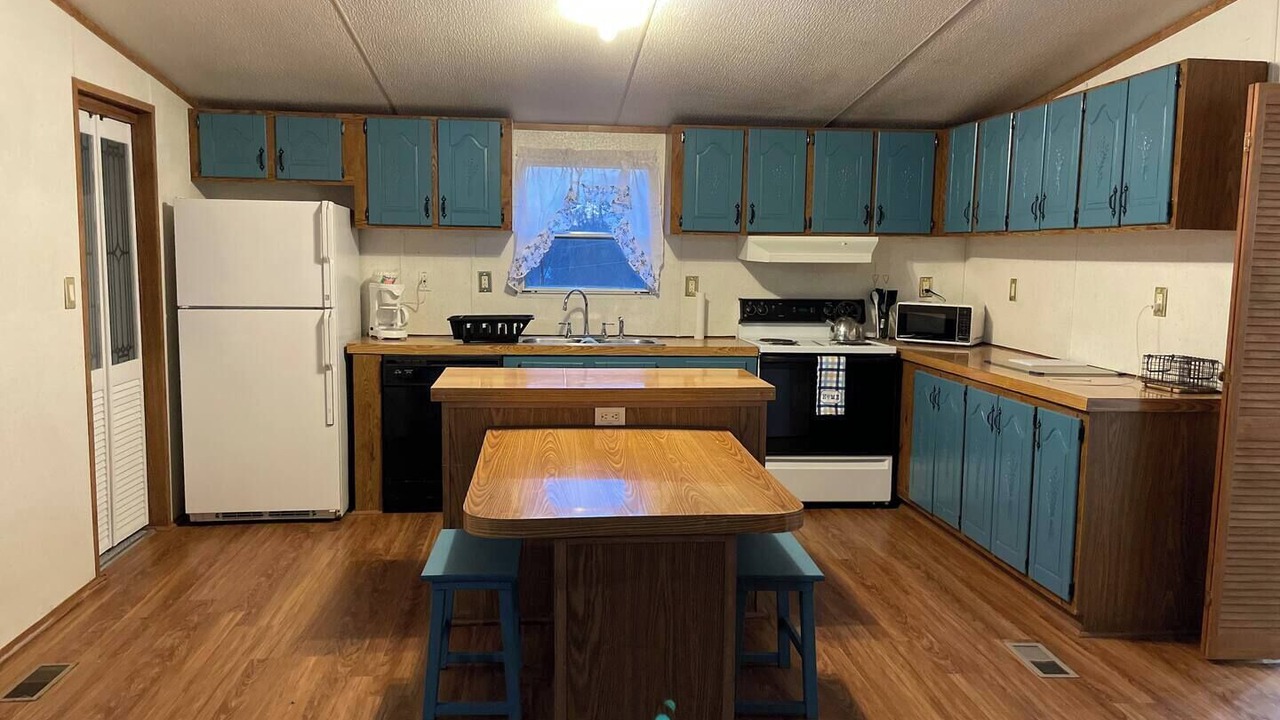 Photo of Kitchen in Roan Mountain