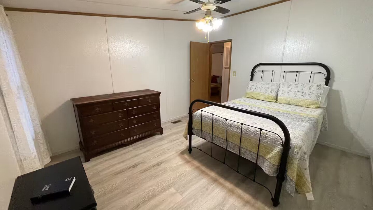Photo of Bedroom in Roan Mountain