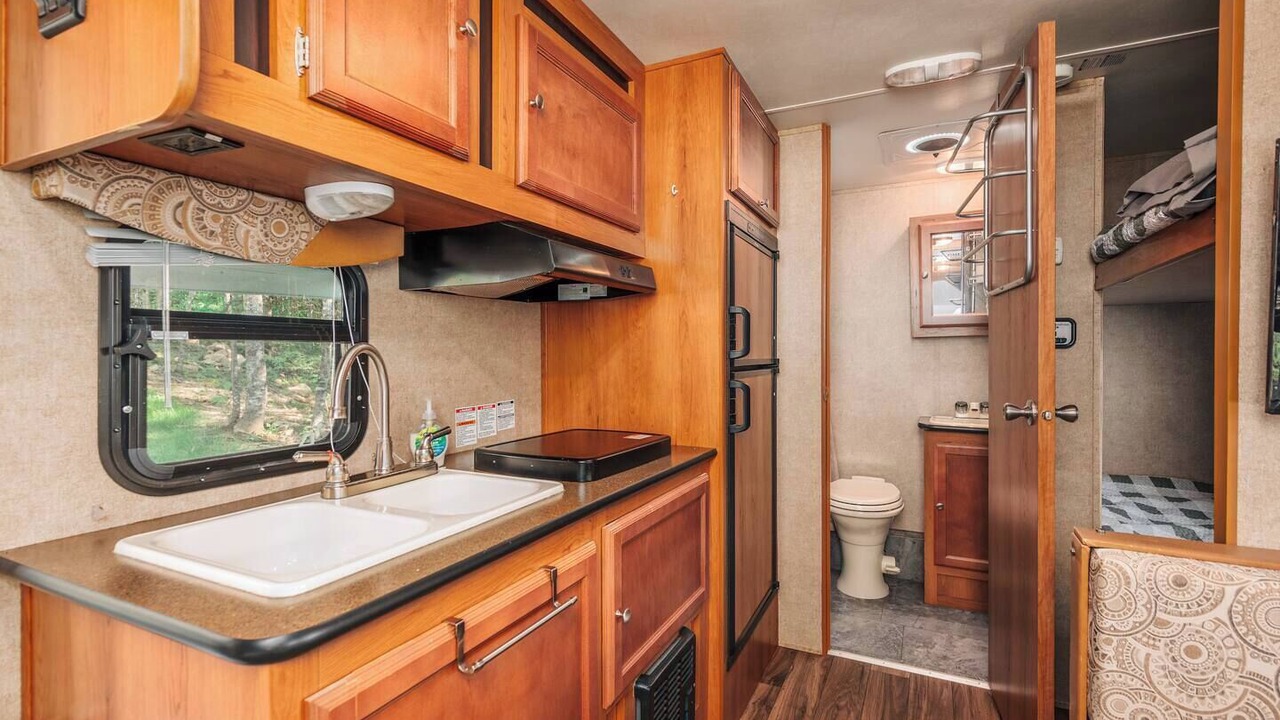 Photo of Kitchen in Roan Mountain