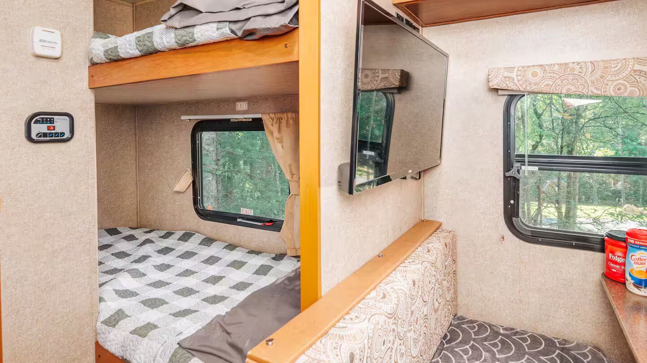 Photo of Bedroom in Roan Mountain