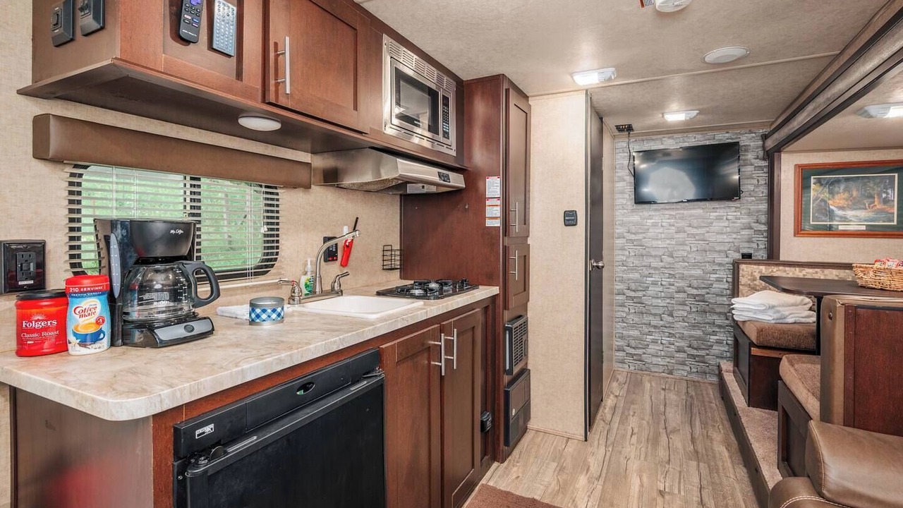 Photo of Kitchen in Roan Mountain