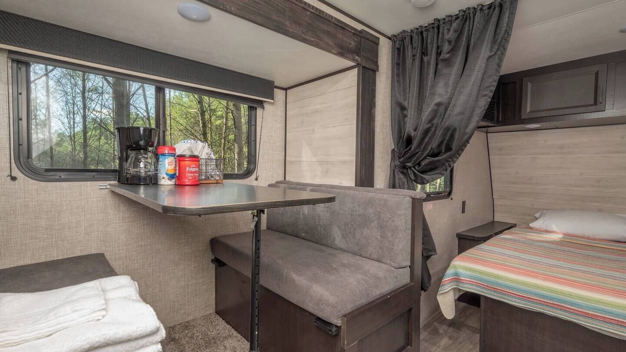 Photo of Bedroom in Roan Mountain
