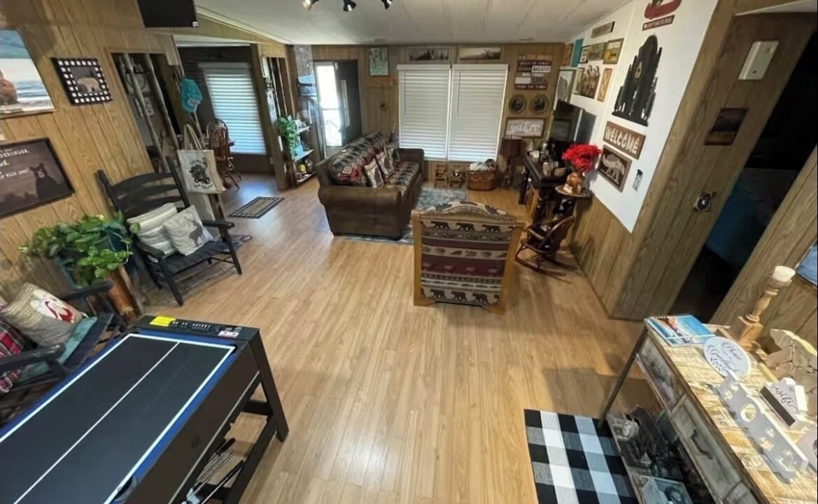 Photo of Bedroom in Roan Mountain