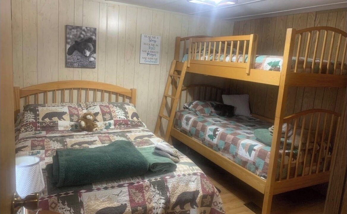 Photo of Bedroom in Roan Mountain