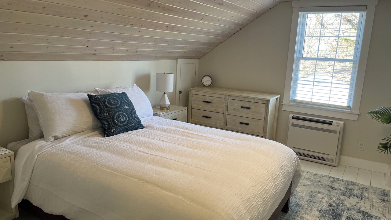 Photo of Bedroom in Woodfin