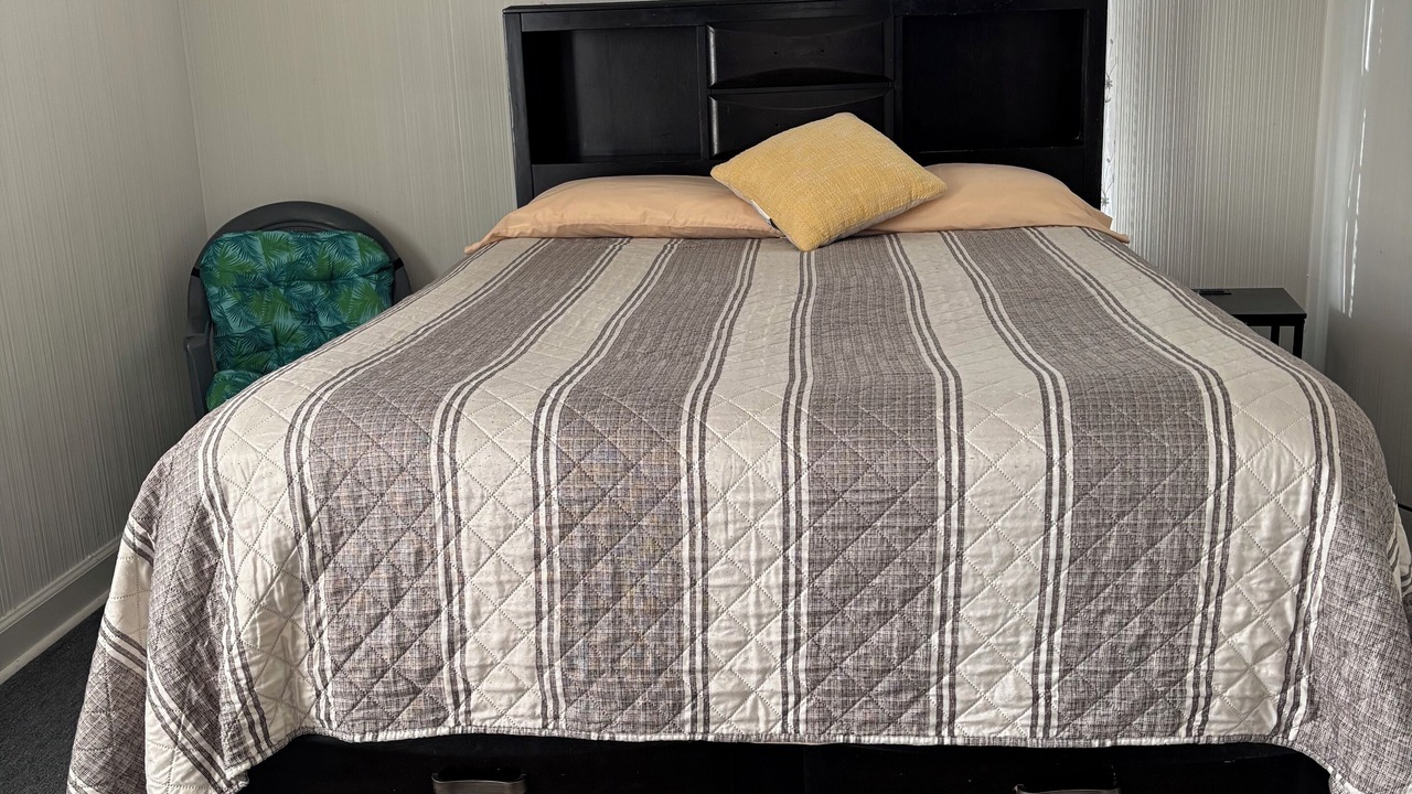 Photo of Bedroom in Forest City