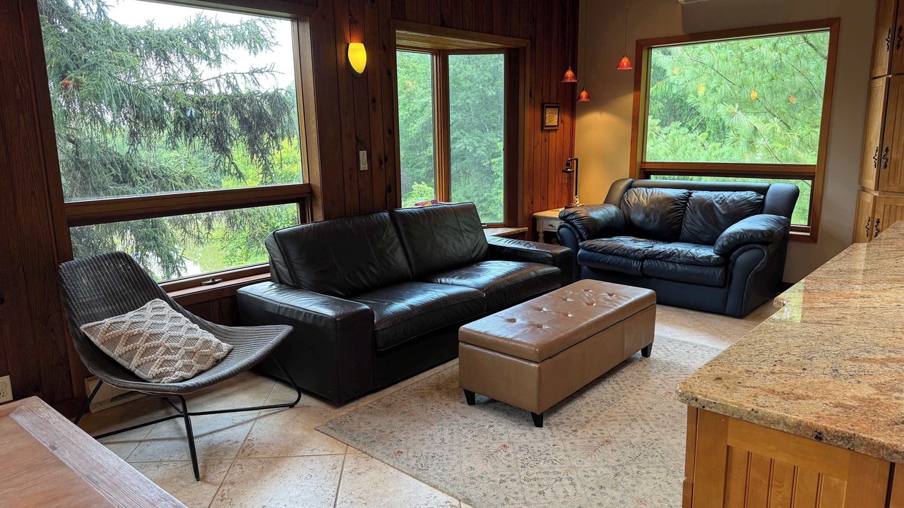 Photo of Livingroom in Rising Sun
