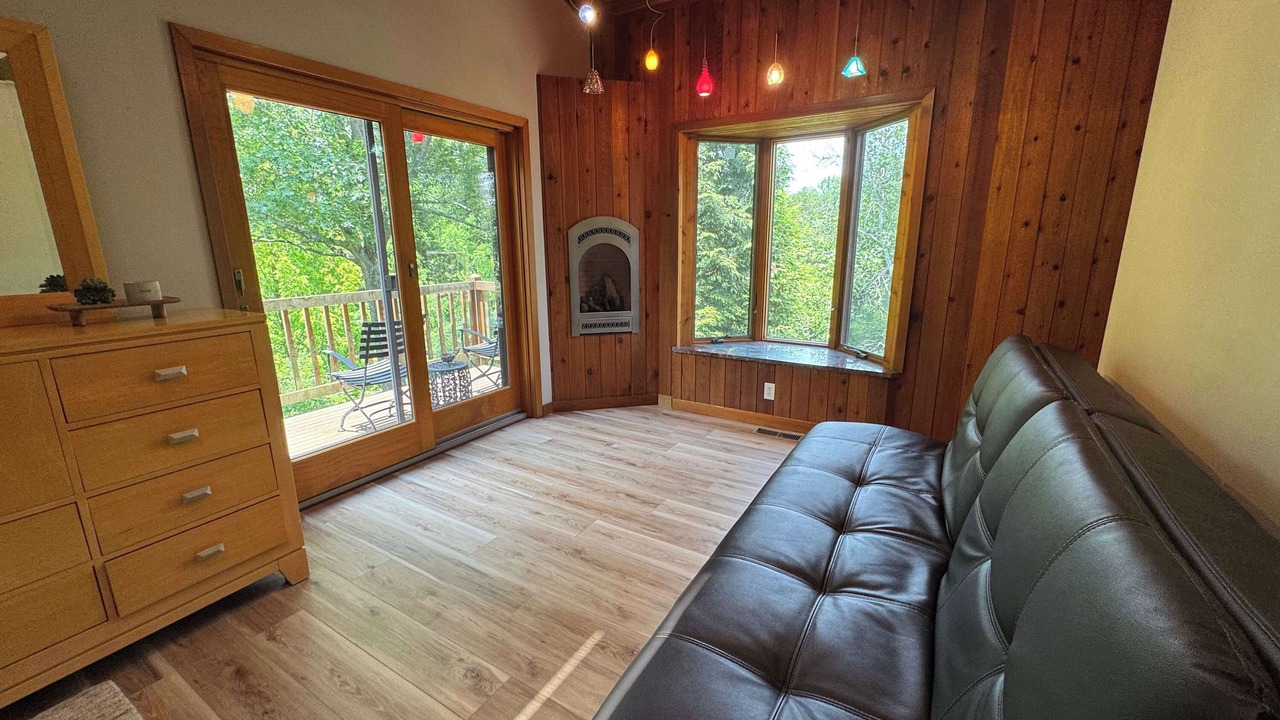 Photo of Livingroom in Rising Sun
