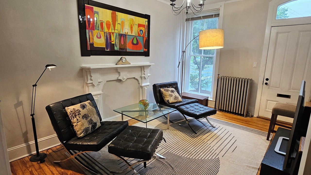 Photo of Livingroom in Downtown