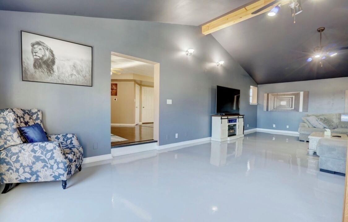 Photo of Livingroom in Lexington