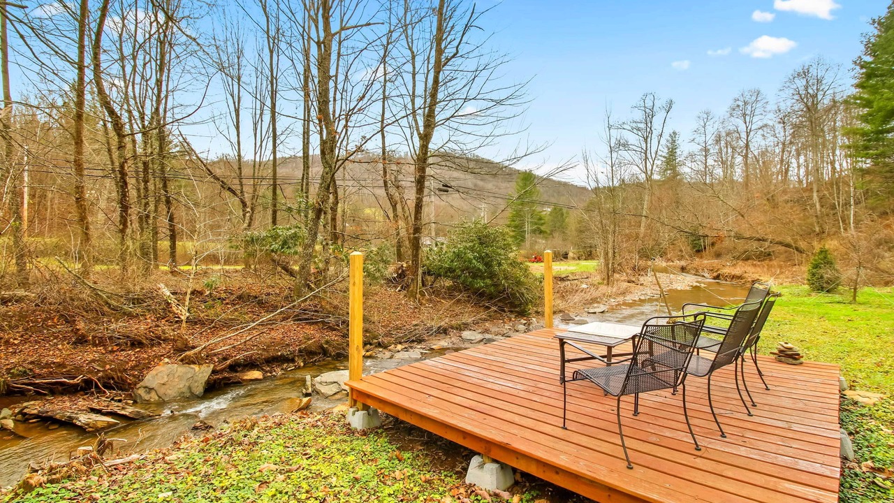 Photo of Patio Balcony in Frank
