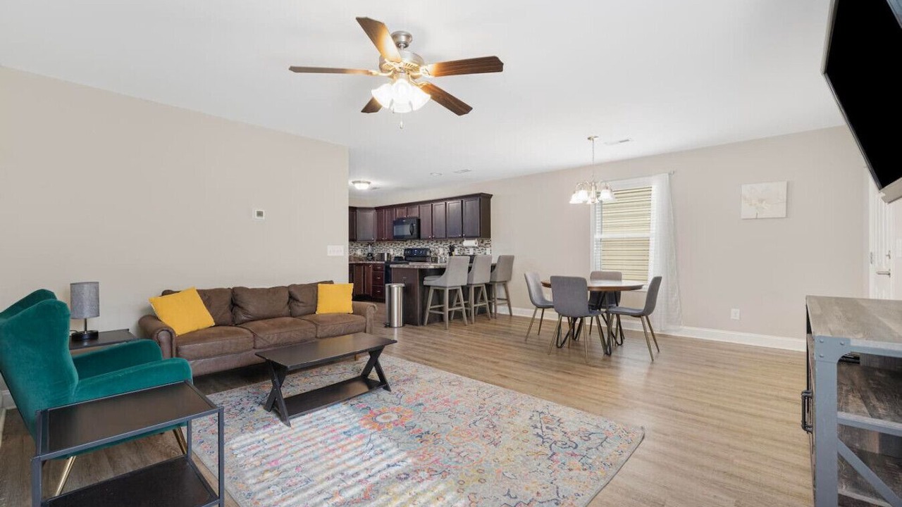 Photo of Livingroom in Johnson City