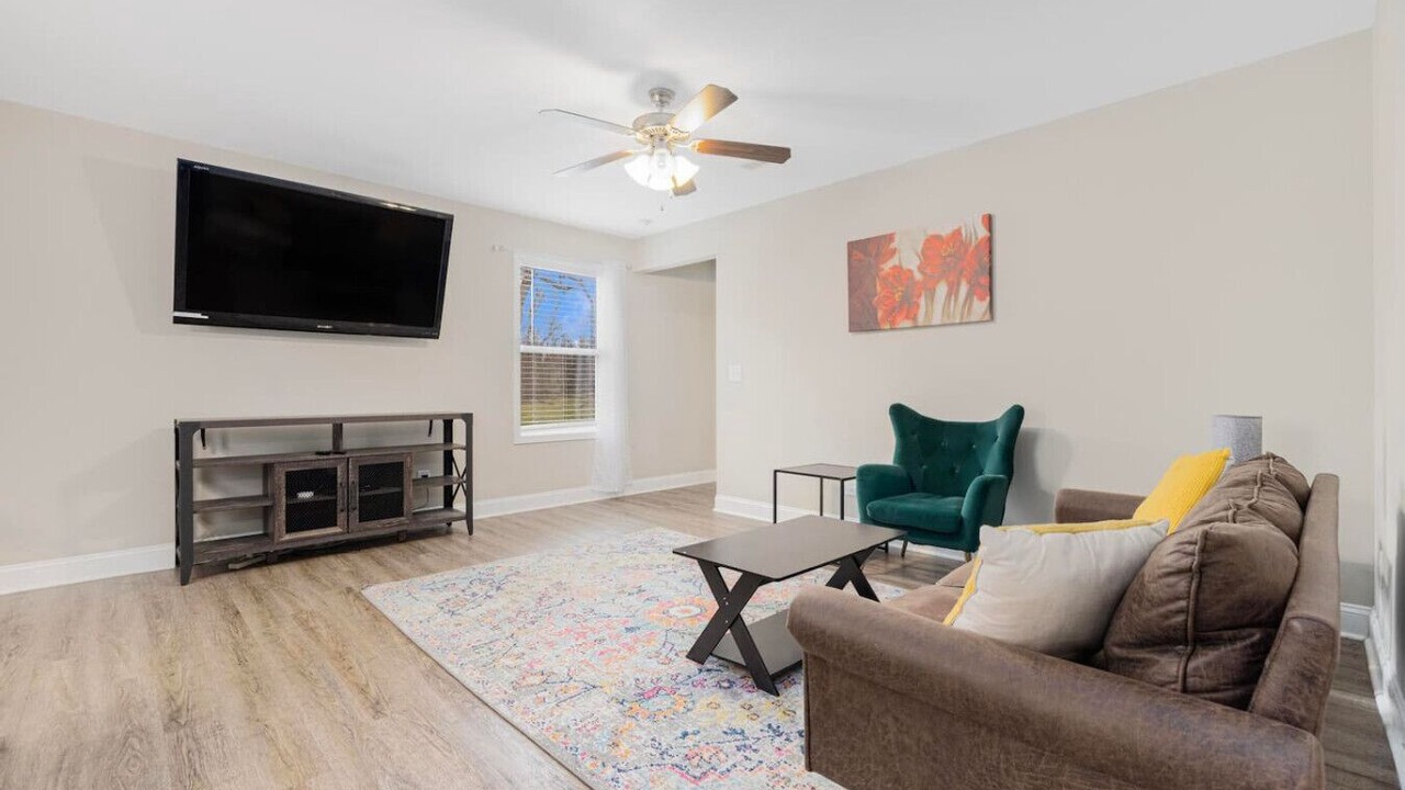 Photo of Livingroom in Johnson City