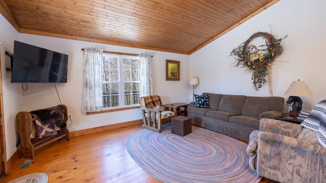 Photo of Livingroom in Mountain Rest