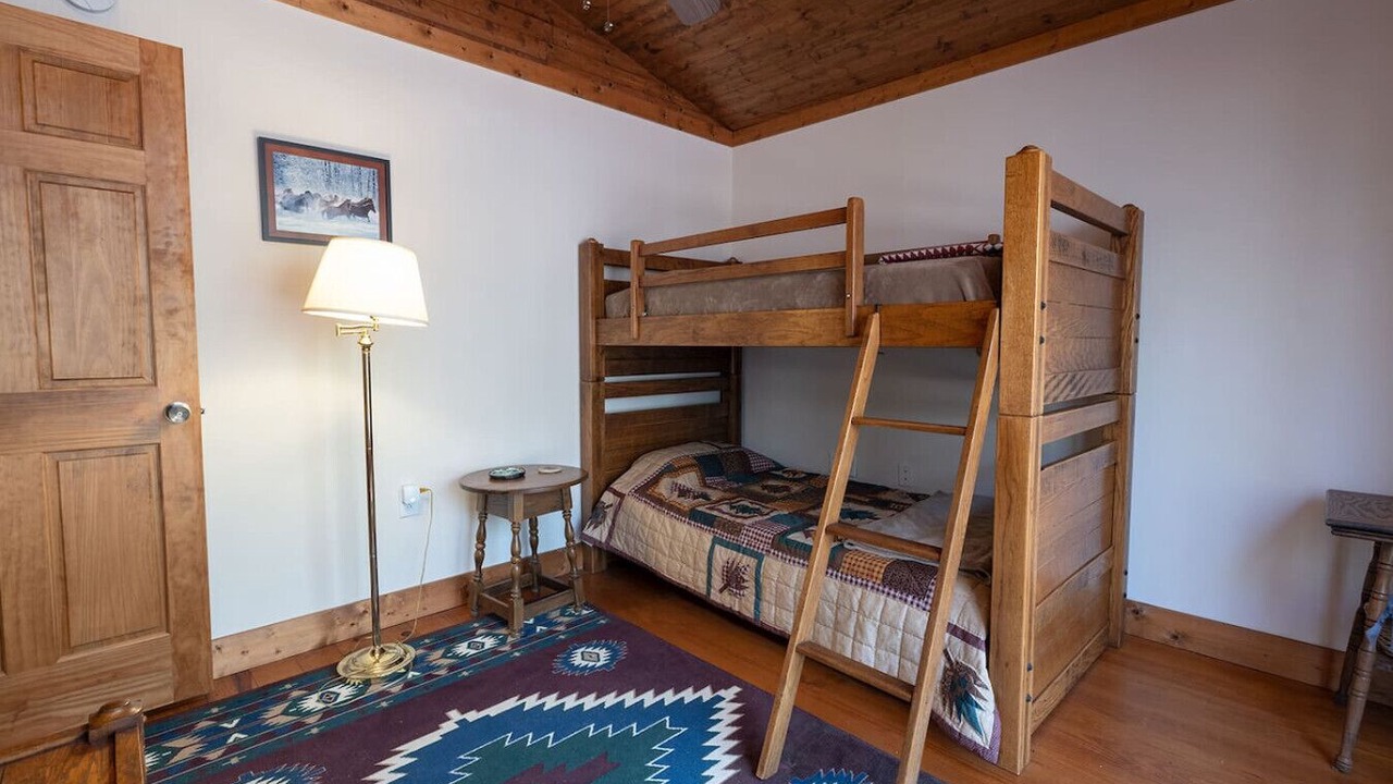 Photo of Bedroom in Mountain Rest