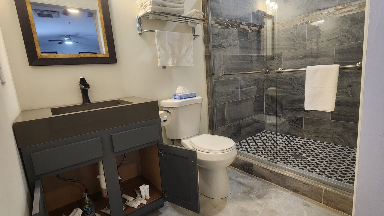 Photo of Bathroom in Old City