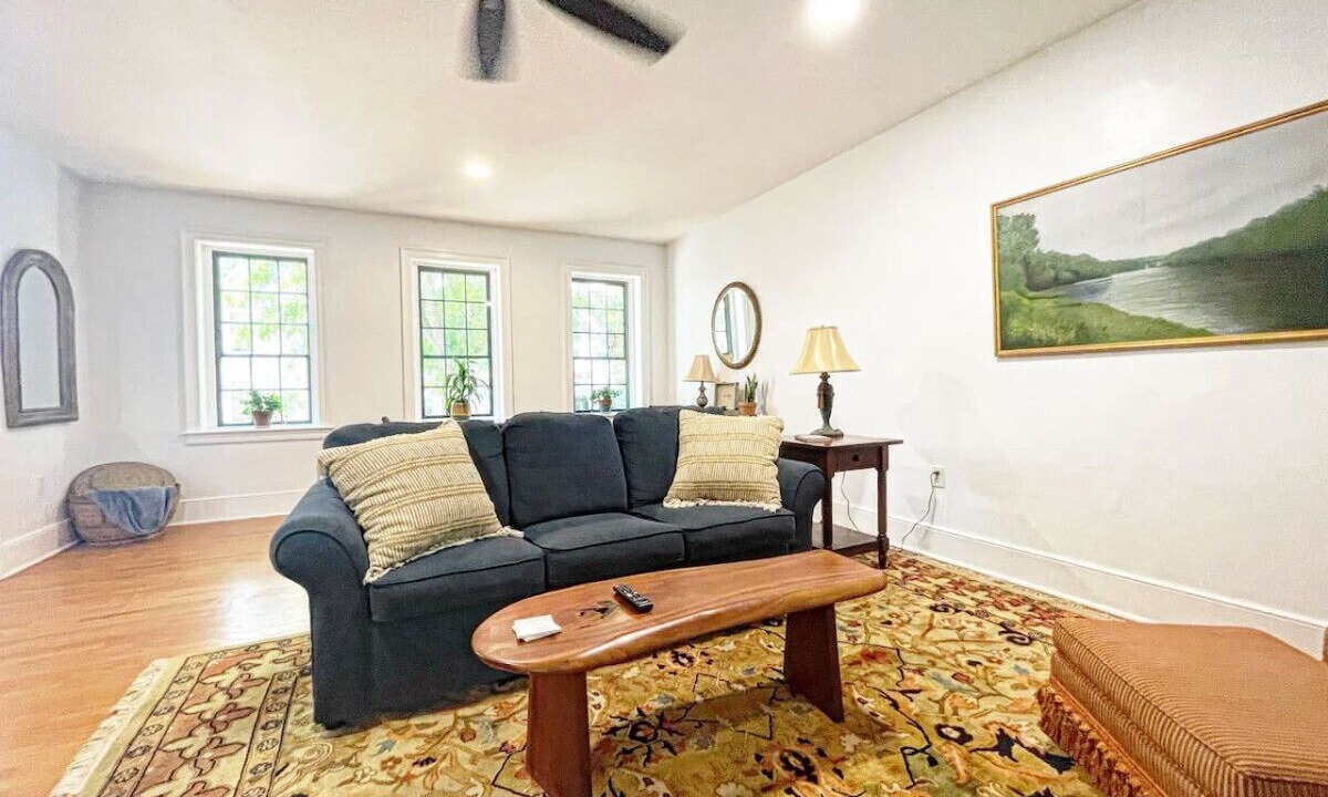 Photo of Livingroom in Shepherdstown