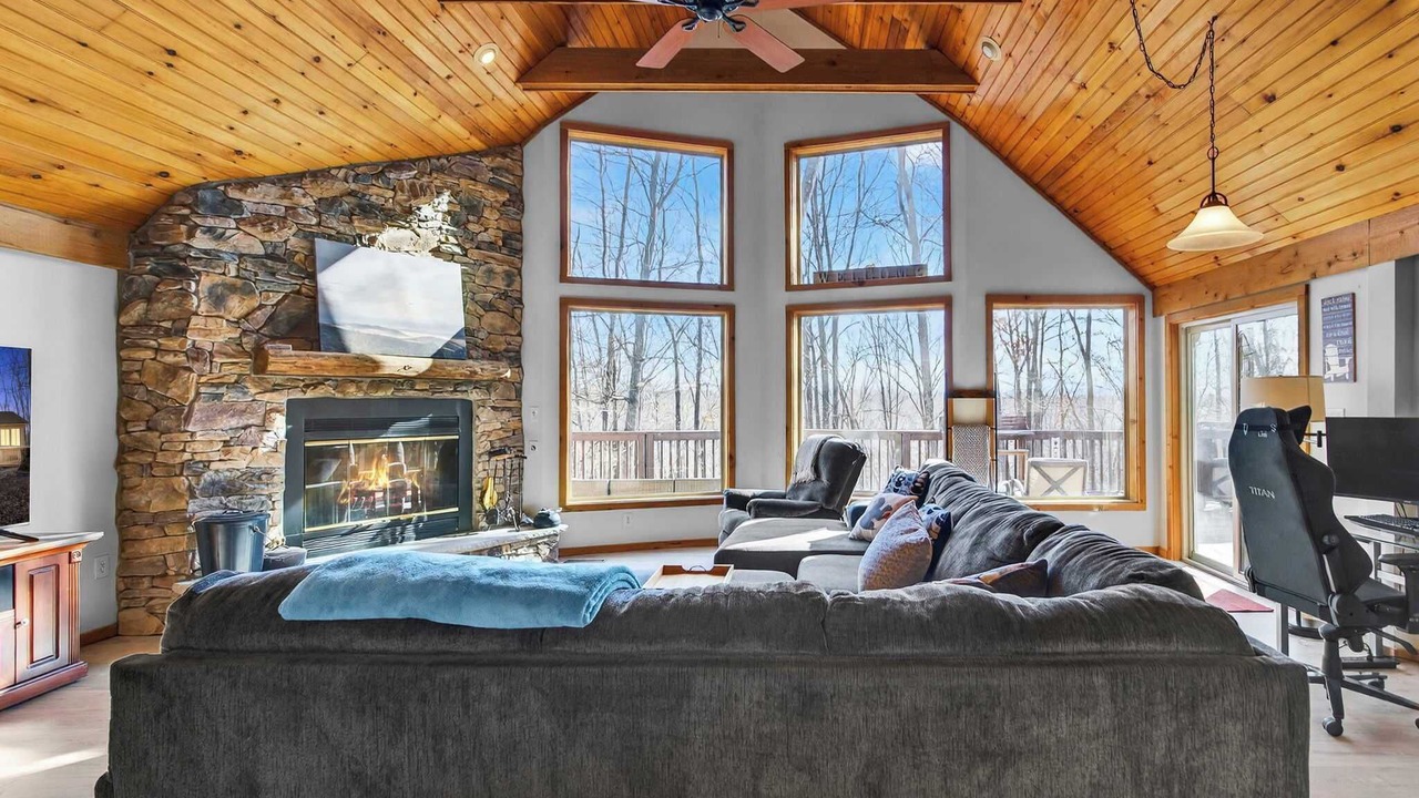 Photo of Livingroom in The Woods