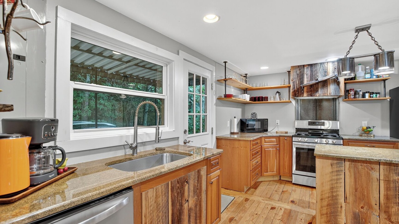 Photo of Kitchen in Candler