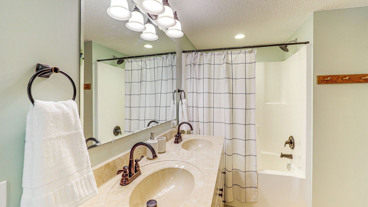 Photo of Bathroom in Purlear