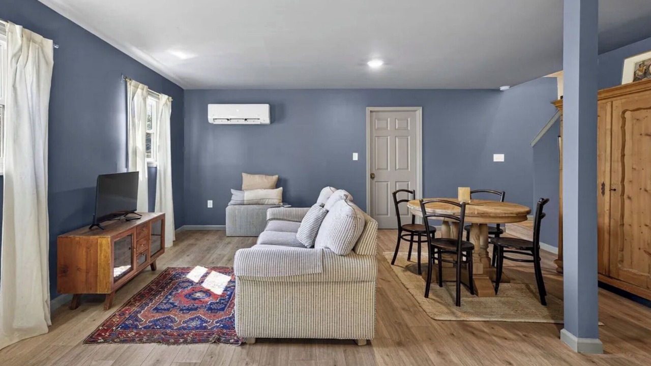 Photo of Livingroom in Shepherdstown