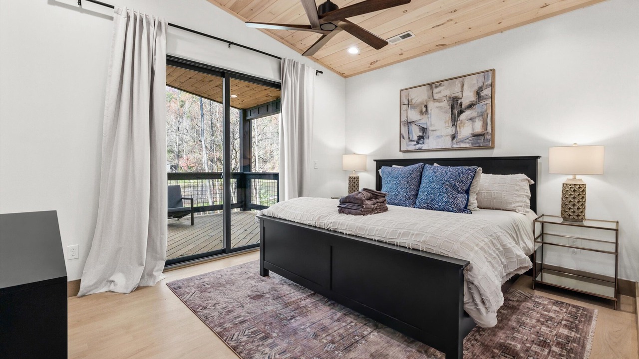Photo of Bedroom in Pittman Center