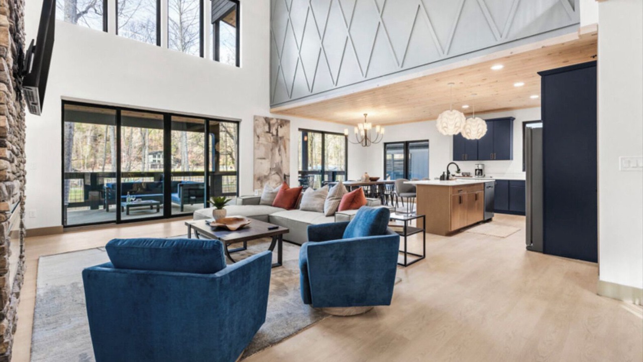 Photo of Livingroom in Pittman Center