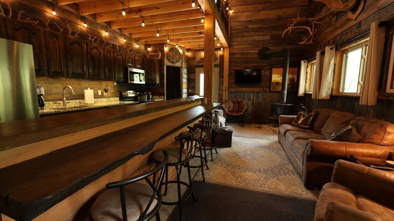 Photo of Livingroom in Lee City