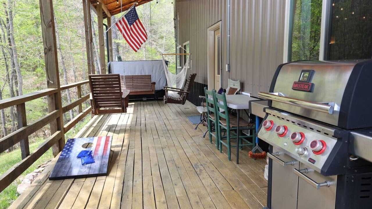 Photo of Outdoor in Lee City