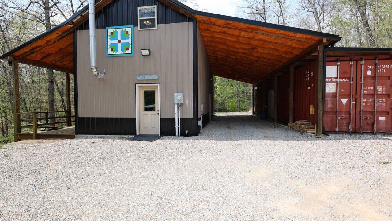 Photo of Outdoor in Lee City
