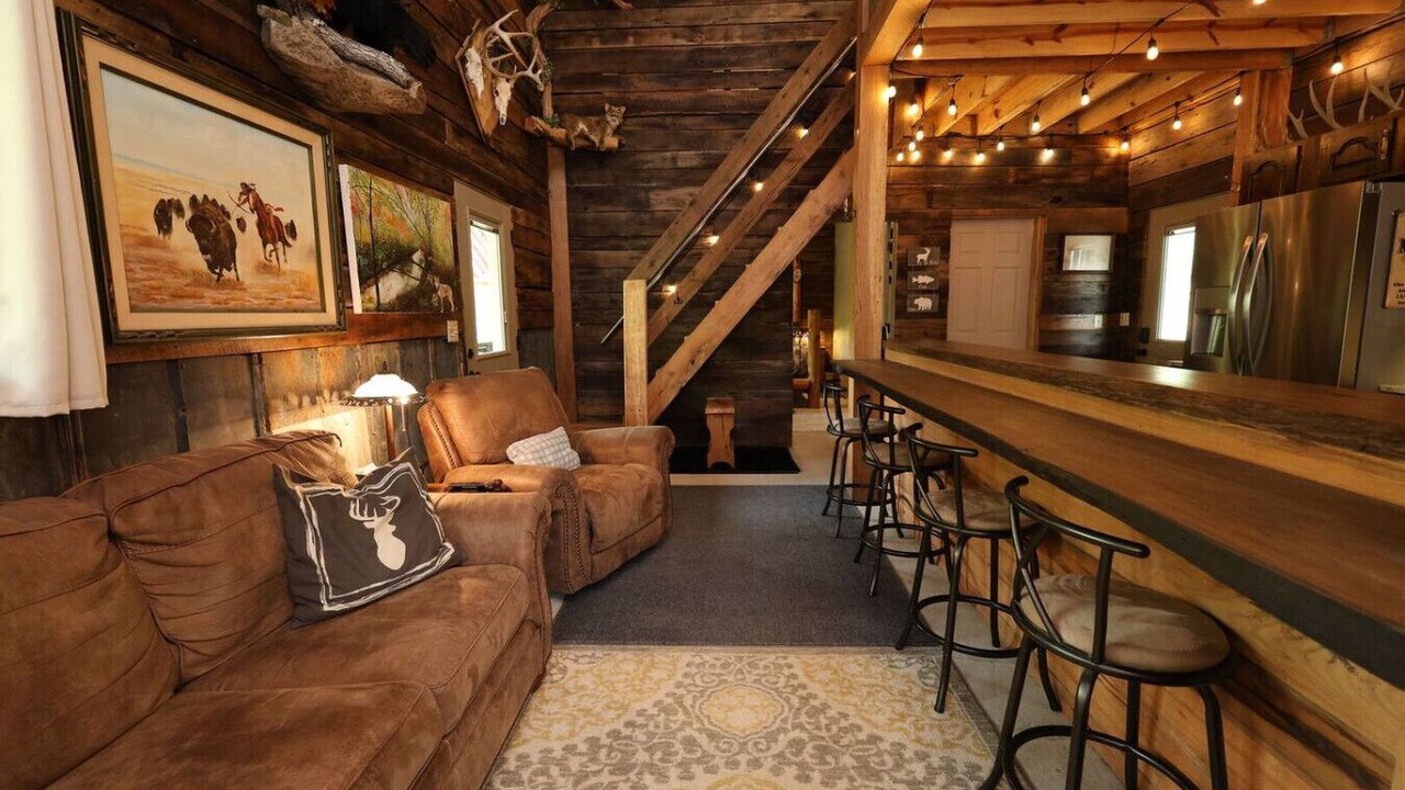 Photo of Livingroom in Lee City