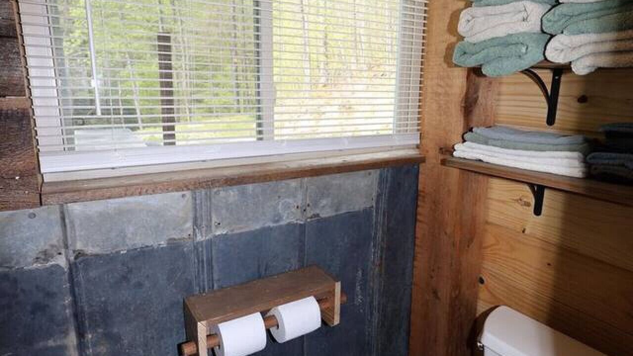Photo of Bathroom in Lee City