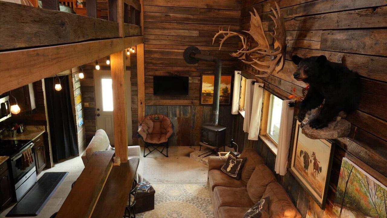 Photo of Livingroom in Lee City