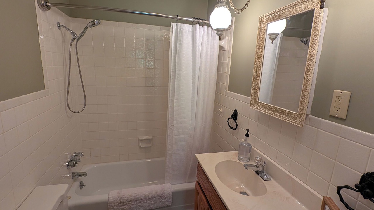 Photo of Bathroom in Oak Grove
