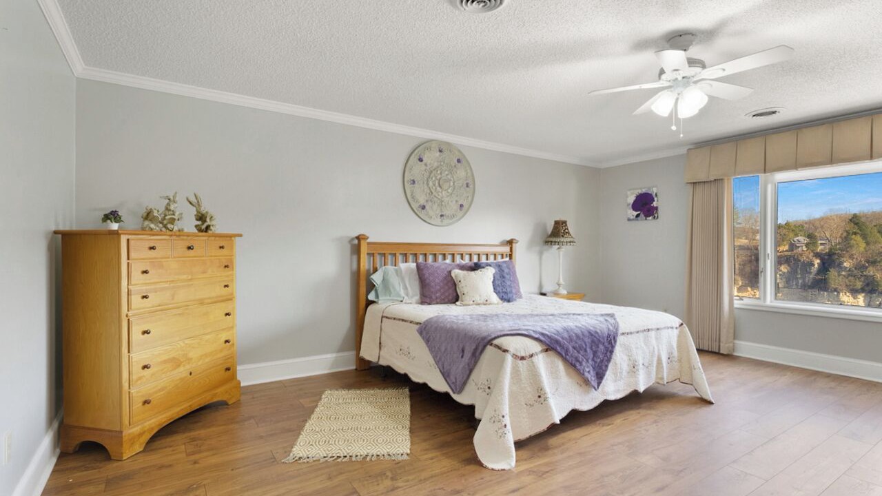Photo of Bedroom in Piney Flats